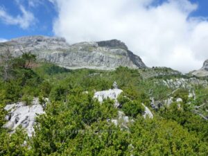 Hito de piedra de retorno - Vía Ferrata Lizara K2 (Aragüés del Puerto, Huesca) - RocJumper