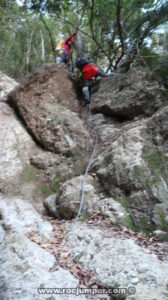 Cuerda anudada 1 - Torrent del Cavall Bernat - Montserrat - RocJumper