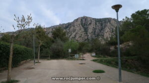 Calle hacia el depósito de agua - Vía A Prop + Aresta dels Marges - Els Graus - Collbató - Montserrat - RocJumper