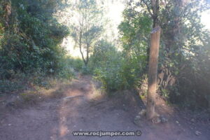 Hacia Salt de la Mala Dona - Torrent de la Guitza - Canaletes - RocJumper