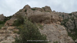 Caminando - Vía A Prop + Aresta dels Marges - Els Graus - Collbató - Montserrat - RocJumper