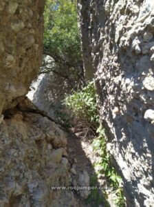 Estrechamiento - Vía Pique Longue - La Granota - Montserrat - RocJumper