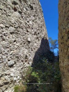 Caminando - Vía Pique Longue - La Granota - Montserrat - RocJumper