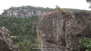 Tirolina Vía Ferrata - Zona Torre de Aguila - Zona Noreste - Escalada Deportiva Pic de l'Àliga - Sant Andreu de la Barca - RocJumper