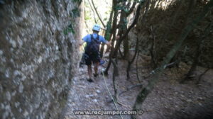 Inicio L4 Vía Bernat i Amalia - Frare Gros - Montserrat - RocJumper