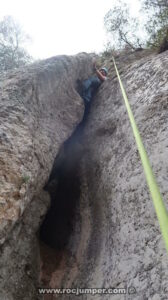 Vía La estrecha - Zona Torre de Aguila - Zona Noreste - Escalada Deportiva Pic de l'Àliga - Sant Andreu de la Barca - RocJumper