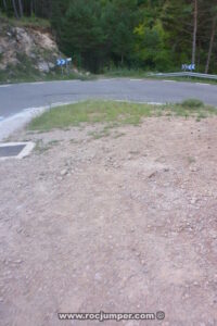 Parking - Torrent del Greixot o Riu de Cerdanyola - Guardiola de Berguedà - RocJumper