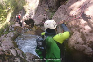 Segundo pasamanos - Les Fonts del Llobregat o Salt de la Farga - Castellar de n'Hug - RocJumper