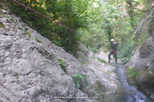 R2 - Torrent del Greixot o Riu de Cerdanyola - Guardiola de Berguedà - RocJumper