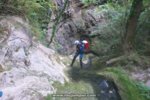 R4 - Torrent del Greixot o Riu de Cerdanyola - Guardiola de Berguedà - RocJumper