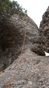 Cuerda fija Cap del Mort - Montserrat - RocJumper