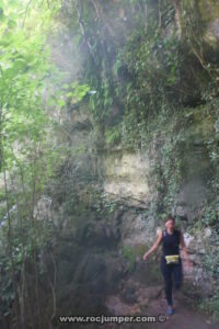 Ducha natural Les Nou Fonts - Torrent del Greixot o Riu de Cerdanyola - Guardiola de Berguedà - RocJumper