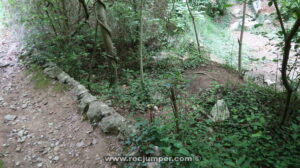 Cruzar torrente - Vía Gran Diagonal de Santa Anna - RocJumper