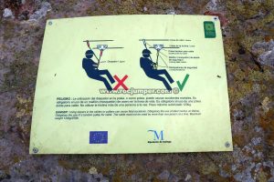 Cómo colocar polea en Tirolina - Vía Ferrata Cueva de la Ventana - Comares - RocJumper