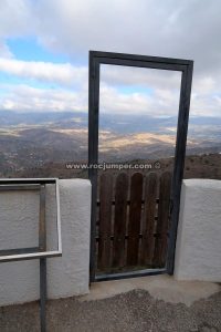 Puerta de salida - Vía Ferrata Cueva de la Ventana - Comares - RocJumper