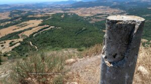 Vértice geodésico - Montmagastre - RocJumper