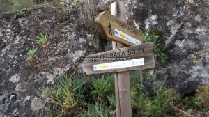 Carteles de madera Aproximación - Vía Ferrata Atajate - RocJumper