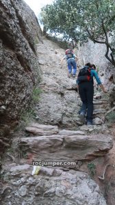 Subiendo a La Portella - Montserrat - RocJumper