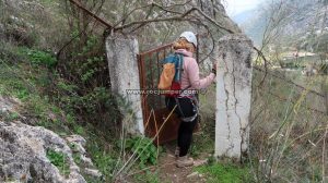 Puerta aproximación - Vía Ferrata Montejaque - RocJumper