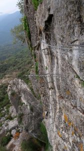 Destrepe hacia puente 2 - Vía Ferrata Castillo del Águila - Gaucín - RocJumper