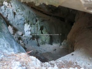 Dentro de Cueva Nueva - Cuevas de San Marcos - RocJumper