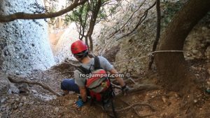 Canal de la Saca Gran - Travesía Agulles i Frares Encantats - Montserrat - RocJumper