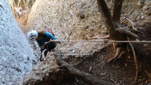 Canal de la Saca Gran - Travesía Agulles i Frares Encantats - Montserrat - RocJumper