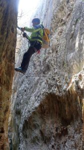 Tramo Vertical - Vía Ferrata Benalauría o del Canal - RocJumper