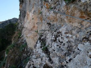 Flanqueo - Vía Ferrata Tajo del Reloj - Cuevas de San Marcos - RocJumper