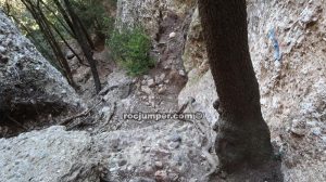 Pas de l'Enclusa o Bacallà - Travesía Agulles i Frares Encantats - Montserrat - RocJumper