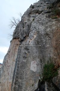 Travesía Vertical y Tirolina Rápida - Vía Ferrata Fuente Vieja - Moclín - RocJumper