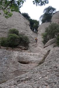 R5 - Torrent de la Cueva P-Petit - Montserrat - RocJumper