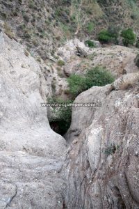 R8 - Barranco del Buho o El Santo - Pizarra - RocJumper