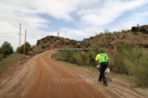 Aproximación - Barranco Castillejos de Luna - Pizarra - RocJumper