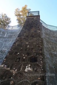 Contrafuertes con grapas - Vía Ferrata El Caimán - El Colmenar - RocJumper