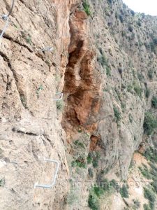 Flanqueo grapas - Vía Ferrata Callosa de Segura - RocJumper