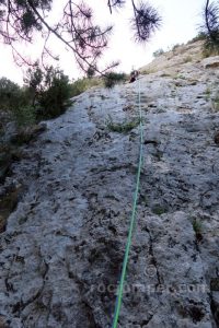 L1 - Vía El Nostre Amic - Roca narieda Oeste - Fígols i Alinyà - RocJumper