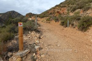 Pista aproximación - Vía Ferrata Peña del Cid - Libros - RocJumper