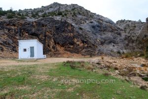 Parking Caseta Blanca - Vía Ferrata del Estrecho de Arcos de la Sierra - RocJumper