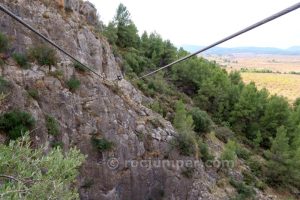 Tirolina 1 - Vía Ferrata del Ciervo - Casas Nuevas - RocJumper