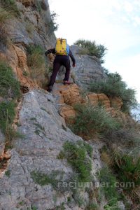 Trepada - Cueva del Gigante - El Portús - RocJumper