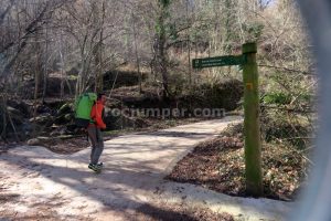 Desvío hacia Camí dels Matxos - Salt de Sallent o de Gurn - Sant Privat d'en Bas - RocJumper