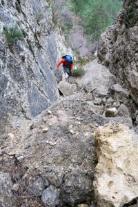 Canal Descompuesta - Vía Ferrata Avenc Ombría de Toll Blau - Mas Barberans - RocJumper