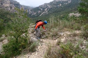 Hito de piedra - Vía Ferrata Avenc Ombría de Toll Blau - Mas Barberans - RocJumper