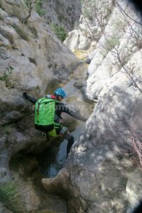 r2 - Barranc Sant Ponç o Rasa de Portell - Perles - RocJumper