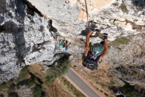 Placa - Acceso 2 - Vía Ferrata Araúzo de Miel - RocJumper