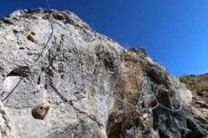 Puente de cadenas - Ranero II Difícil - Vía Ferrata Huerta de Rey - RocJumper