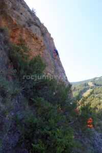 Escalada deportiva - Vía Ferrata Cueva de San Marcos - Nalda - RocJumper