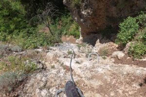 Descenso Vertical Tramo 1 - Vía Ferrata Miraveche-Silanes - RocJumper