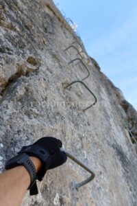 Flanqueo y vertical - Vía Ferrata Valdetorno Sabero - RocJumper